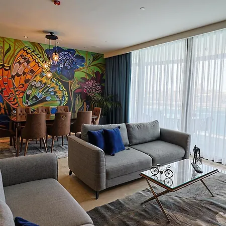 Elegant Luxurious Sea View