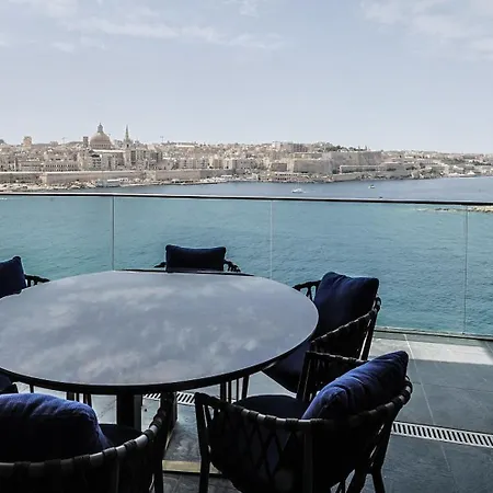 Elegant Luxurious Sea View דירה